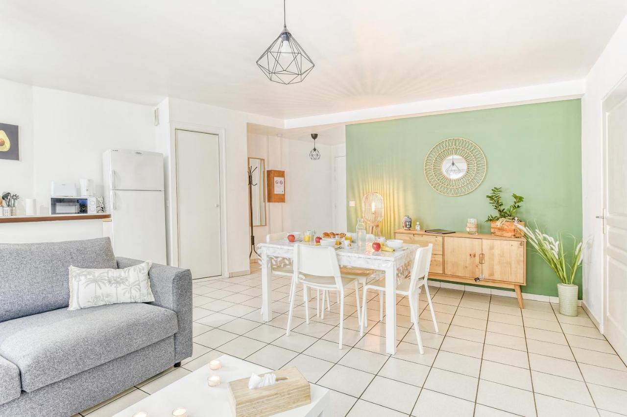 Appart'Hotel Versailles Saint Cyr L'Ecole - Gare Sncf A 100M Et Parking Prive Dış mekan fotoğraf