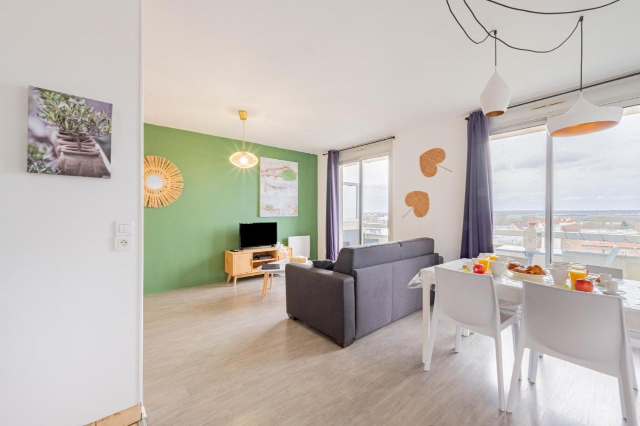 Appart'Hotel Versailles Saint Cyr L'Ecole - Gare Sncf A 100M Et Parking Prive Dış mekan fotoğraf