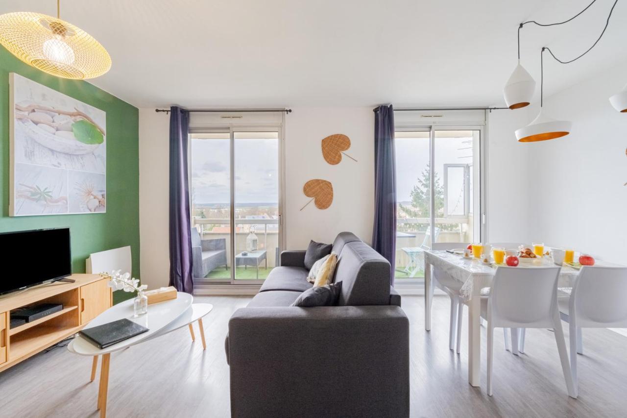 Appart'Hotel Versailles Saint Cyr L'Ecole - Gare Sncf A 100M Et Parking Prive Dış mekan fotoğraf